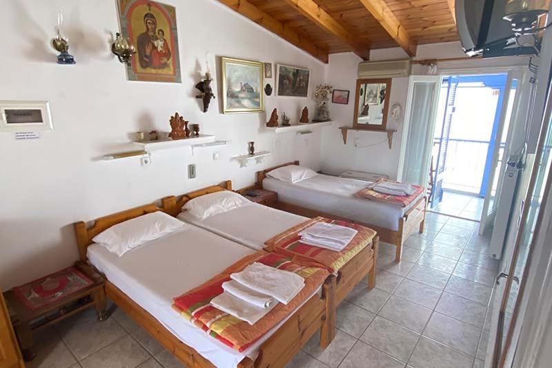 Nikos Rooms And Studios Poros Town المظهر الخارجي الصورة